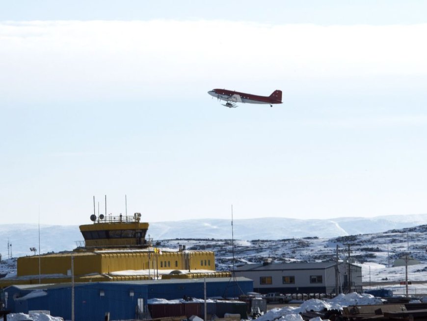 Air India passengers get a lift from RCAF after bomb scare forces landing in Nunavut --[Reported by Umva mag]