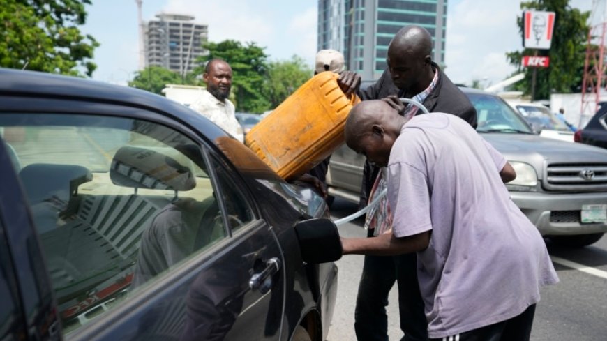 Fuel costs force some Nigerian commuters to quit jobs --[Reported by Umva mag]