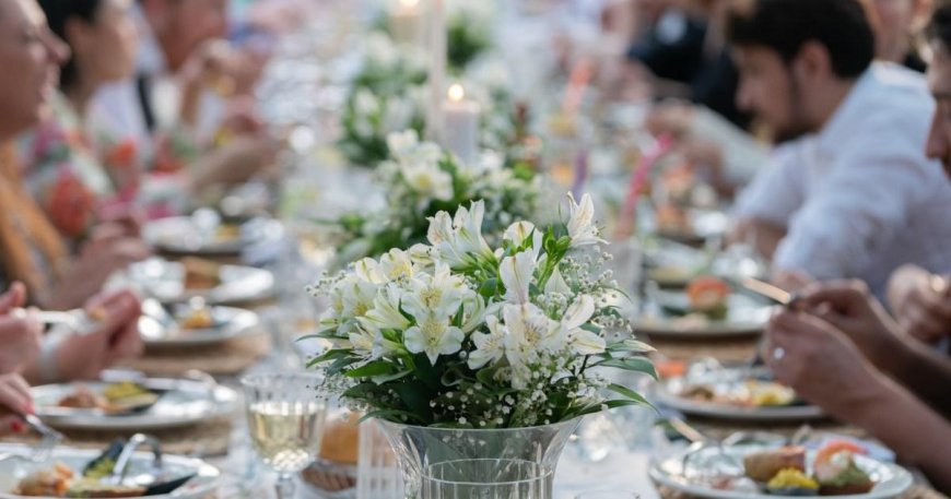 I was served worse food at a wedding because I’m not as wealthy --[Reported by Umva mag]