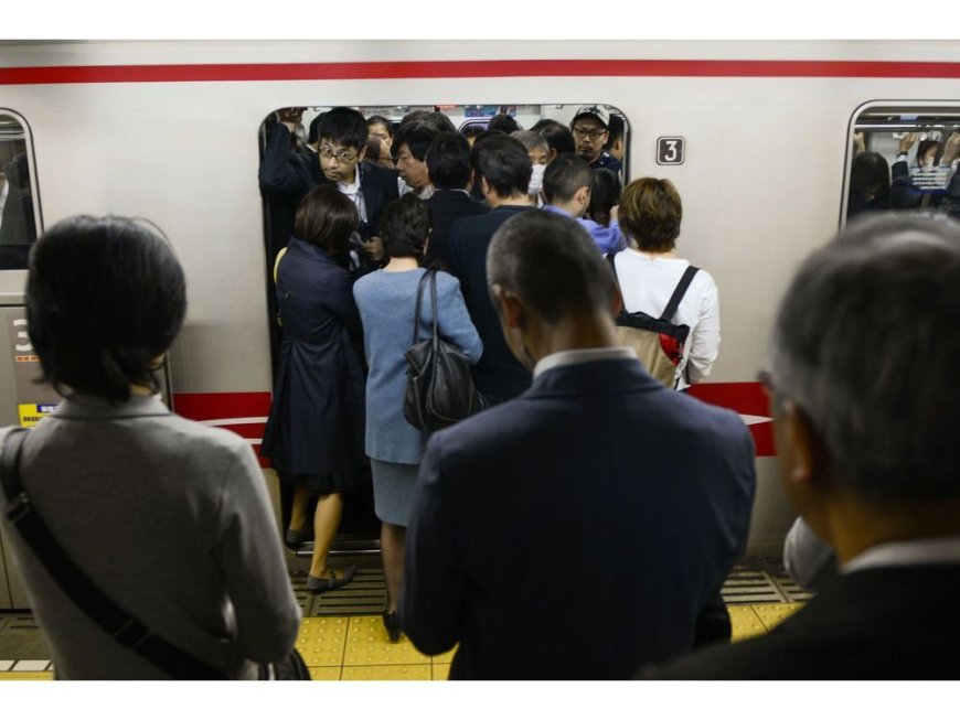 Japan’s Train Lovers Are Snapping Up Shares in a Beloved Metro --[Reported by Umva mag]