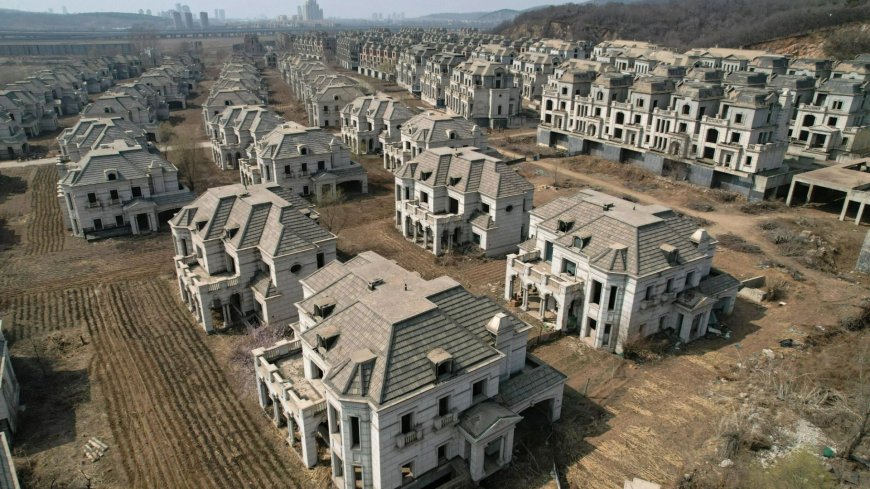 Inside China’s ‘Ghost Town of Mansions’ with lavish homes for the super rich now reclaimed by FARMERS --[Reported by Umva mag]