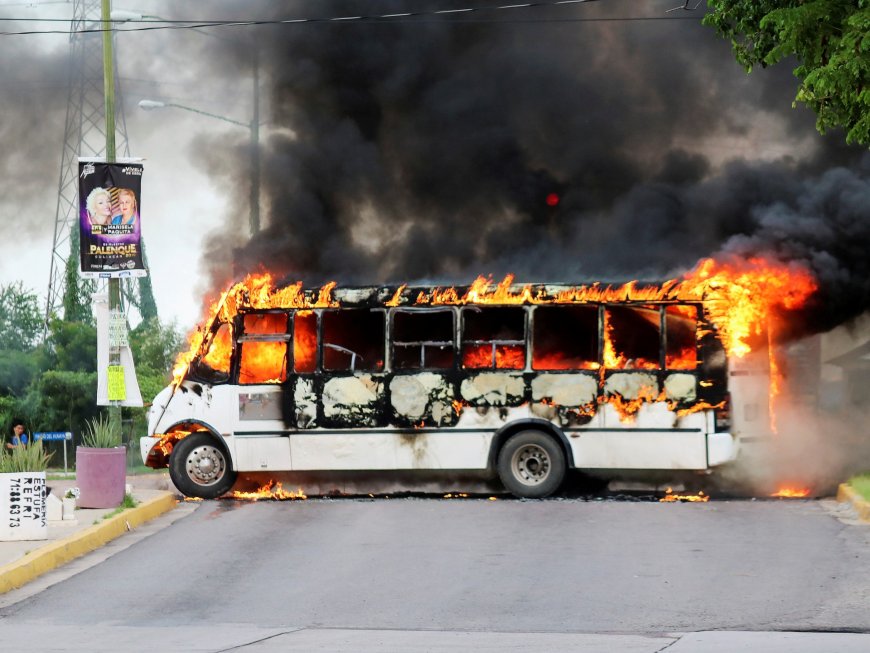 Newspaper offices hit by gunfire in Mexico’s Sinaloa state capital --[Reported by Umva mag]