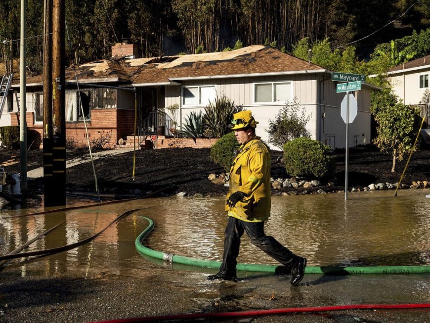 Crews halt fast-moving brush fire that burned 2 Oakland homes, forced 500 evacuations --[Reported by Umva mag]